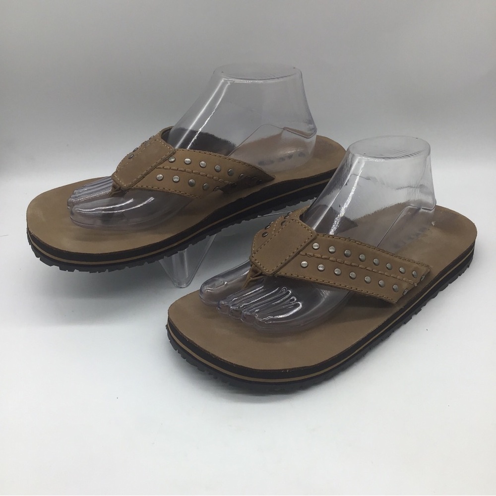 BKE By Buckle Men’s Tan Leather Studded Straps Flip Flop Sandals Sz. 9M - C5322